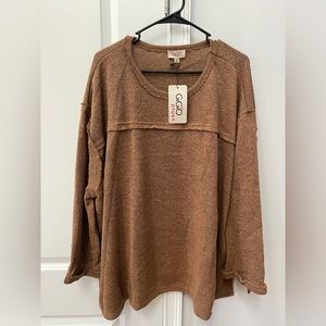 NWT-GiGiO XL Solid Knit with side slit